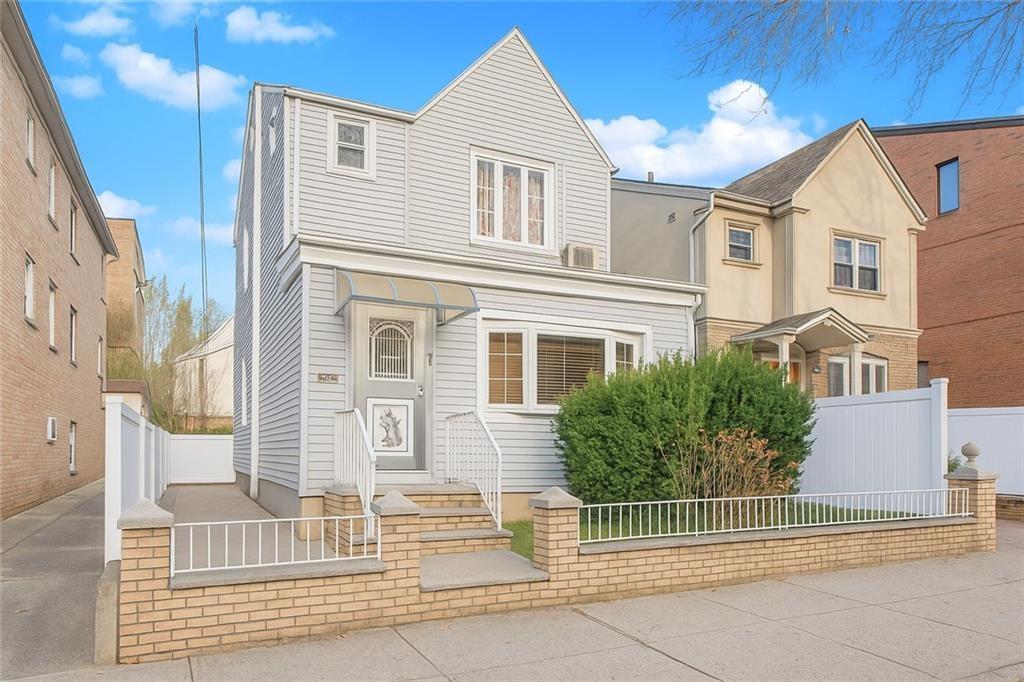1621 70th Street Property Photo 1