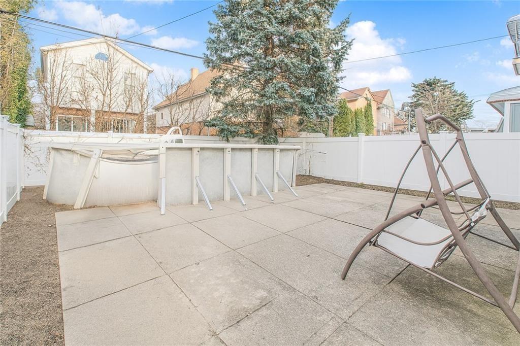 1621 70th Street Property Photo 5