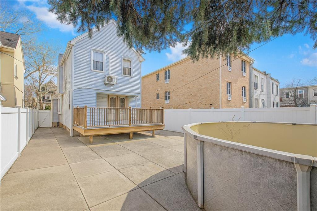 1621 70th Street Property Photo 6