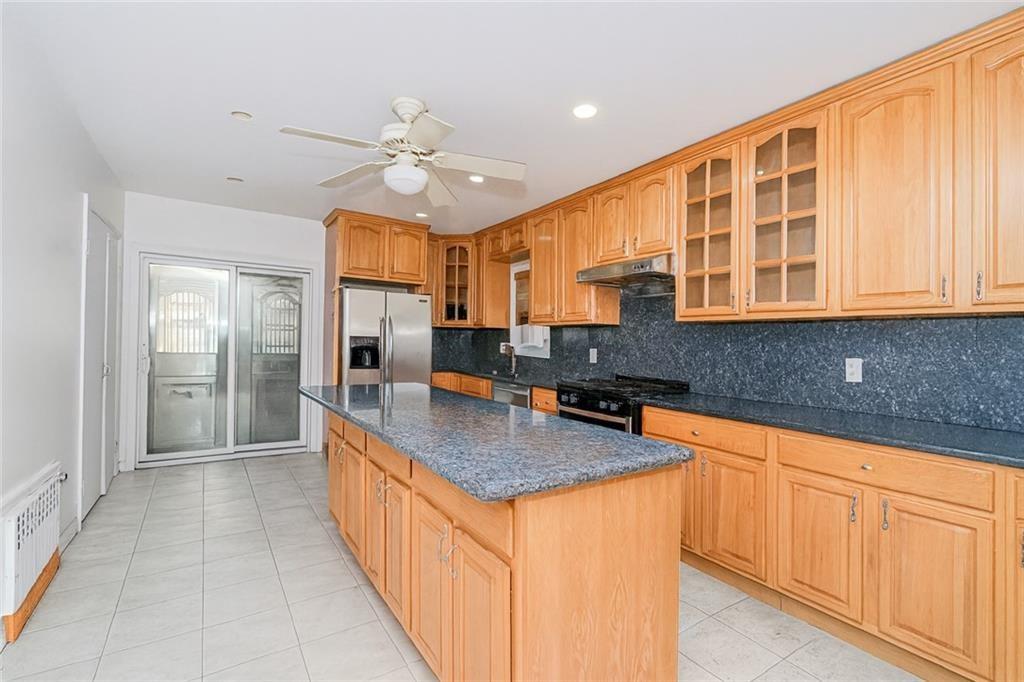 1621 70th Street Property Photo 11