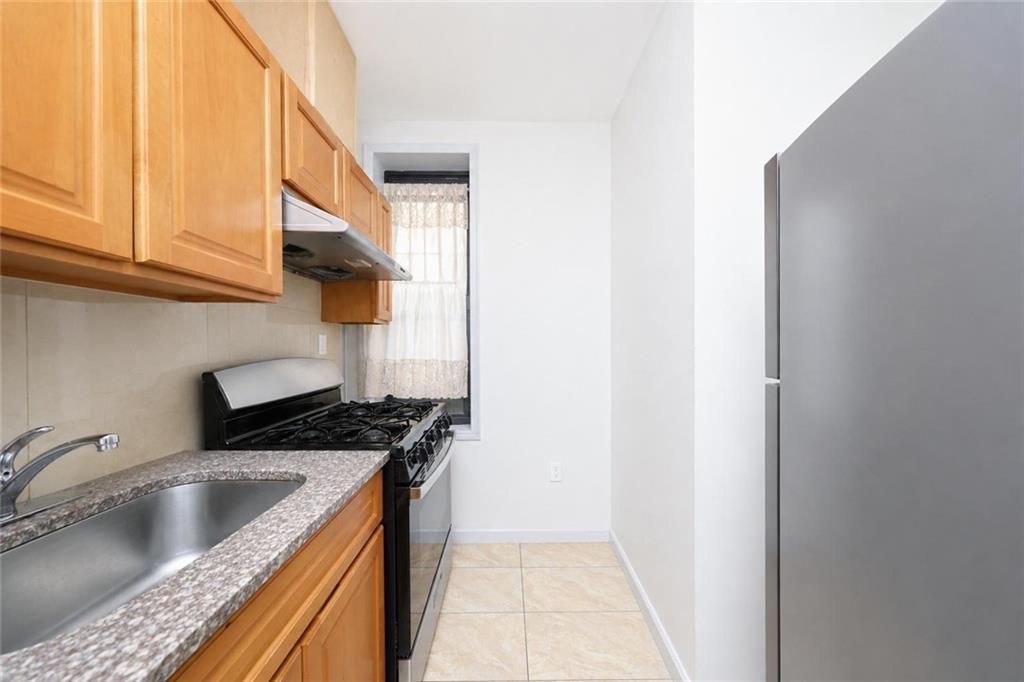 1565 70th Street Property Photo 7
