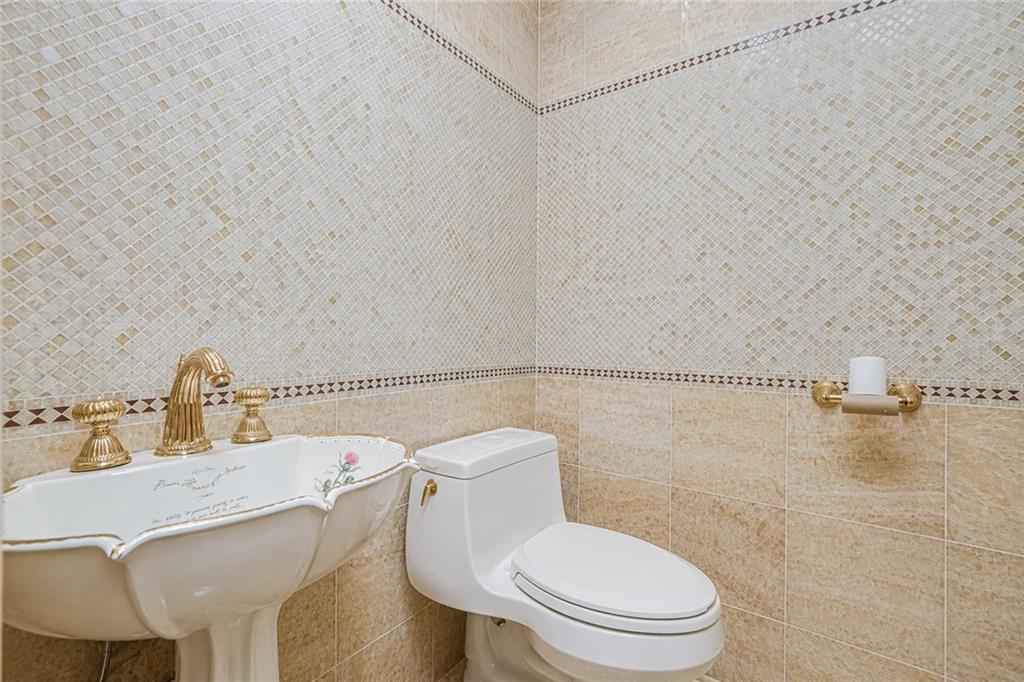 2555 West Street Property Photo 20