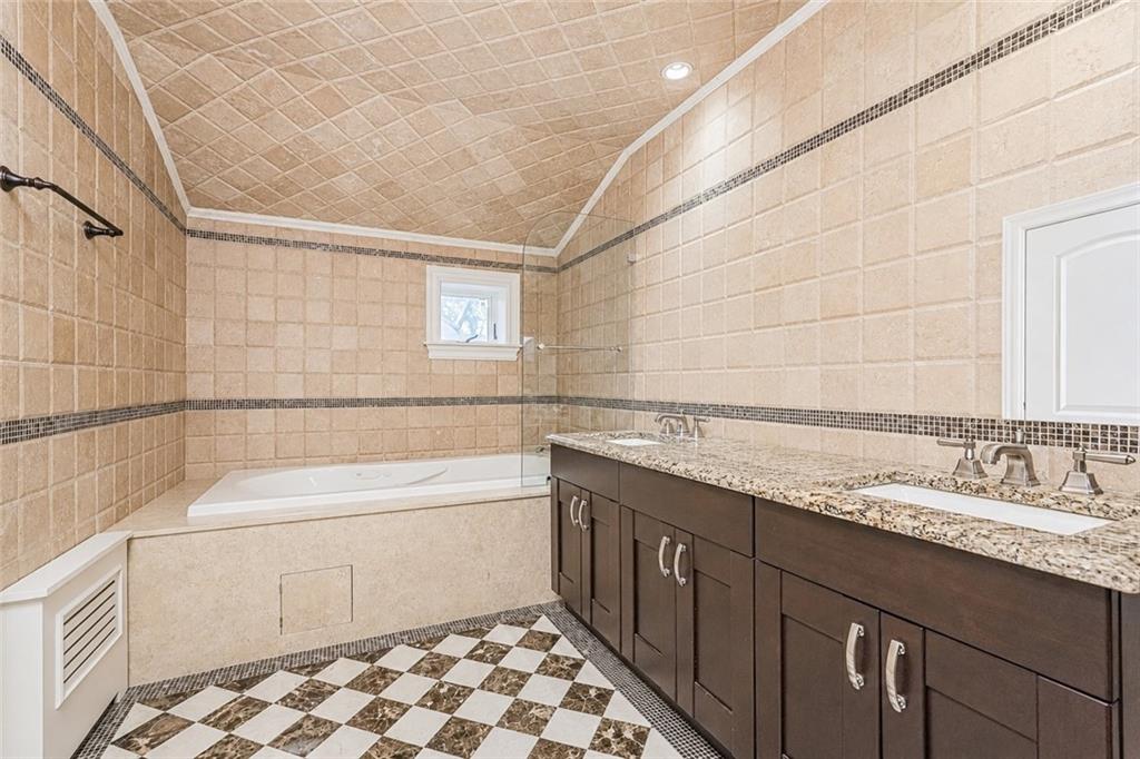 2555 West Street Property Photo 33