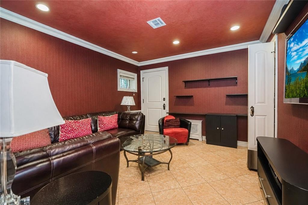 2555 West Street Property Photo 47