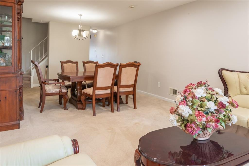 91 Circle Loop Circle Property Photo 6