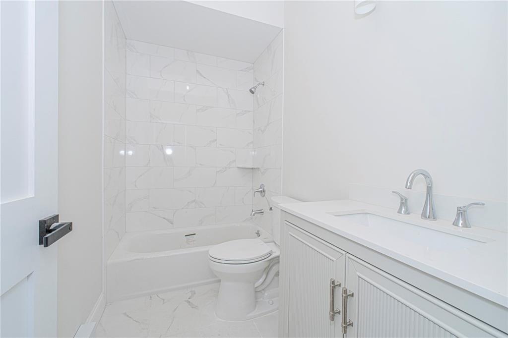 435 Brighton Street Property Photo 5