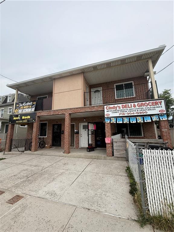 2154 Richmond Terrace Property Photo 1