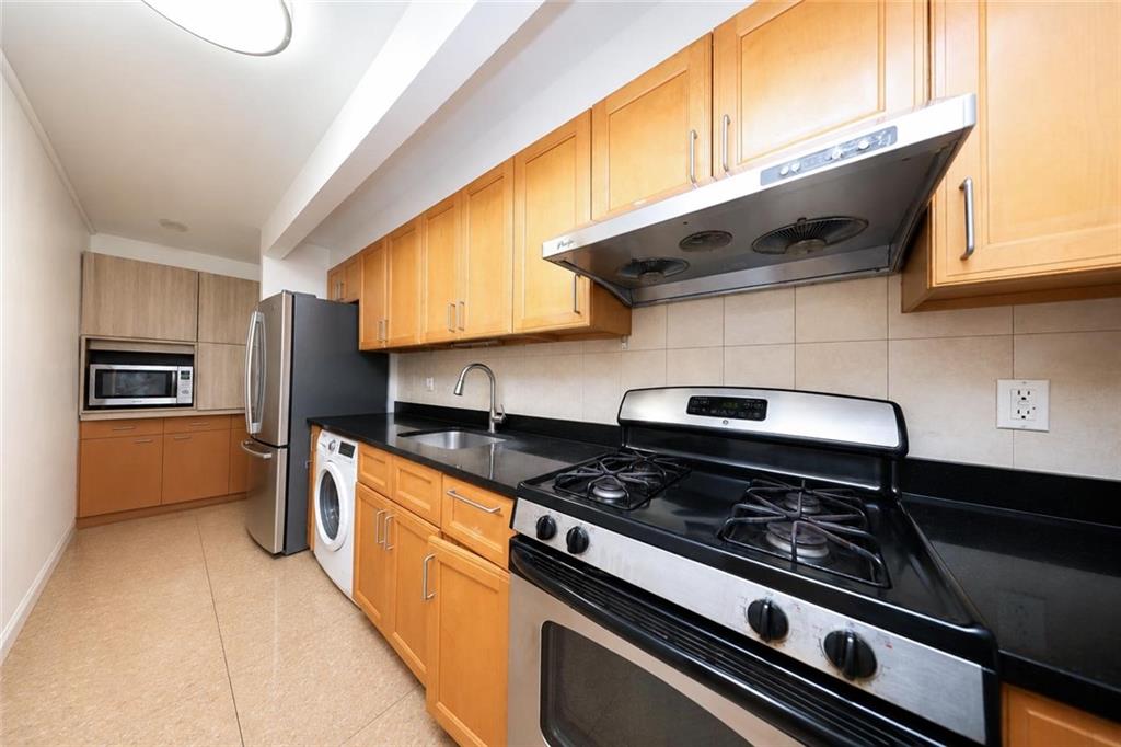 1837 67th Street B Property Photo 8