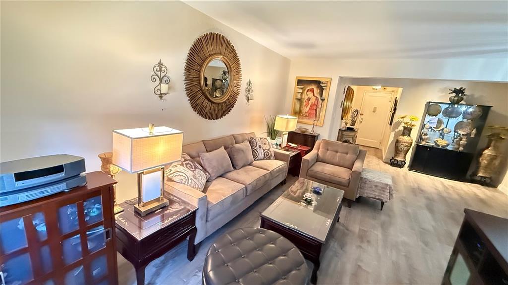 3655 Shore Parkway 2c Property Photo 23