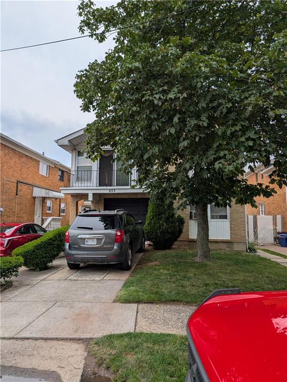 653 Hylan Boulevard Property Photo 3