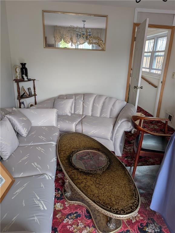 653 Hylan Boulevard Property Photo 5