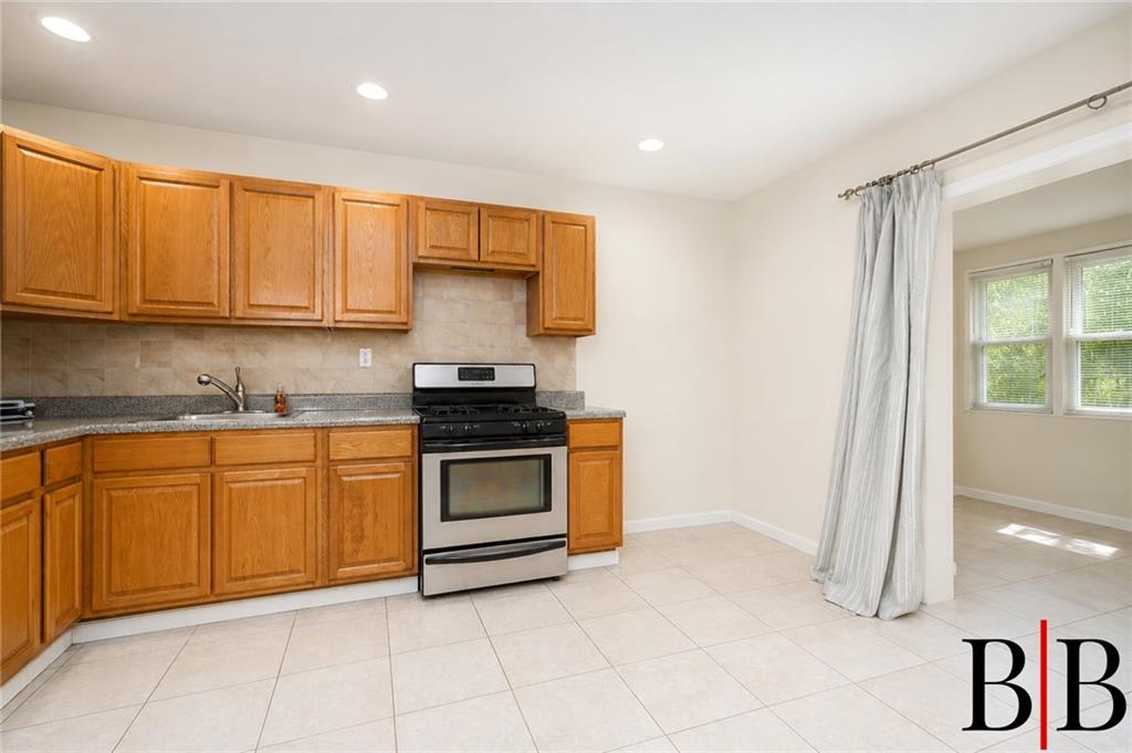 2214 Coleman Street Property Photo 10