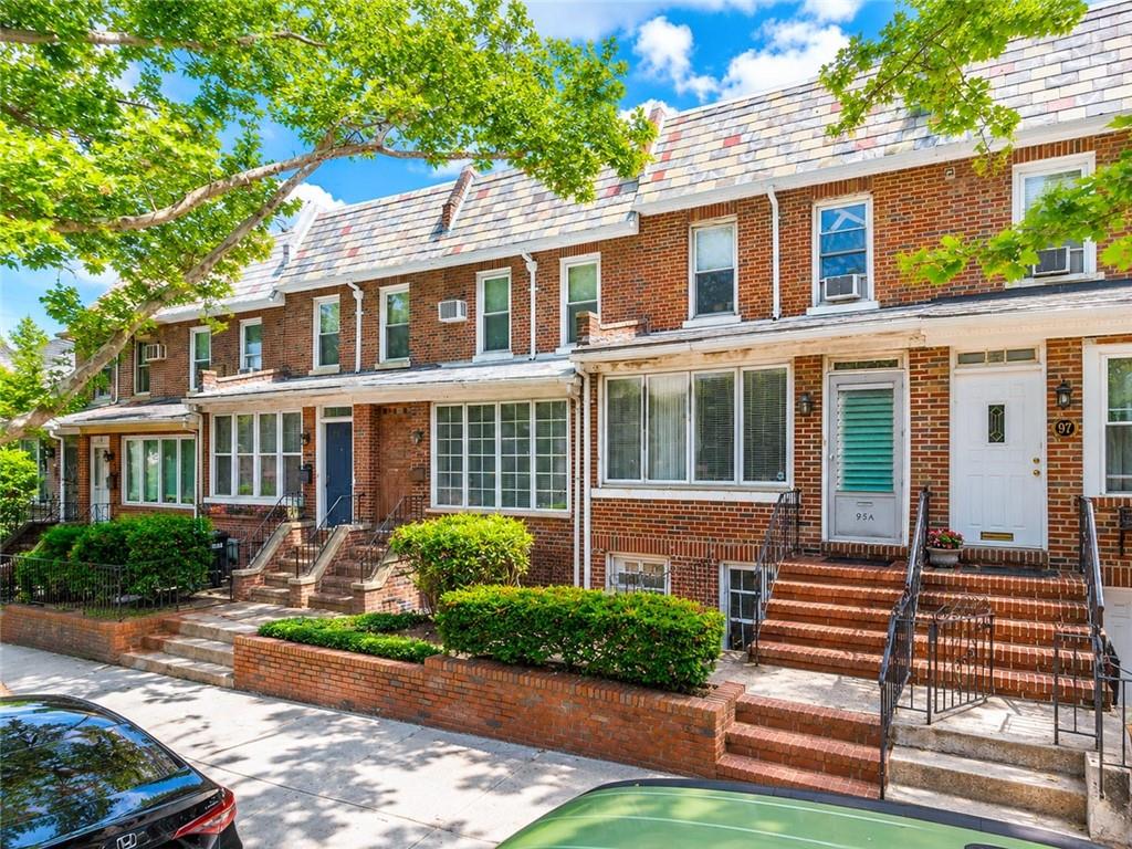 95a 71st Street Property Photo 3