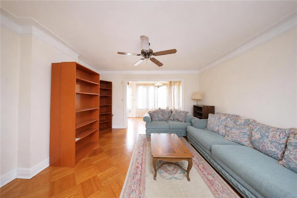 95a 71st Street Property Photo 8