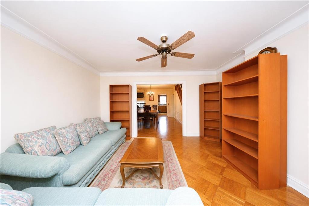 95a 71st Street Property Photo 9