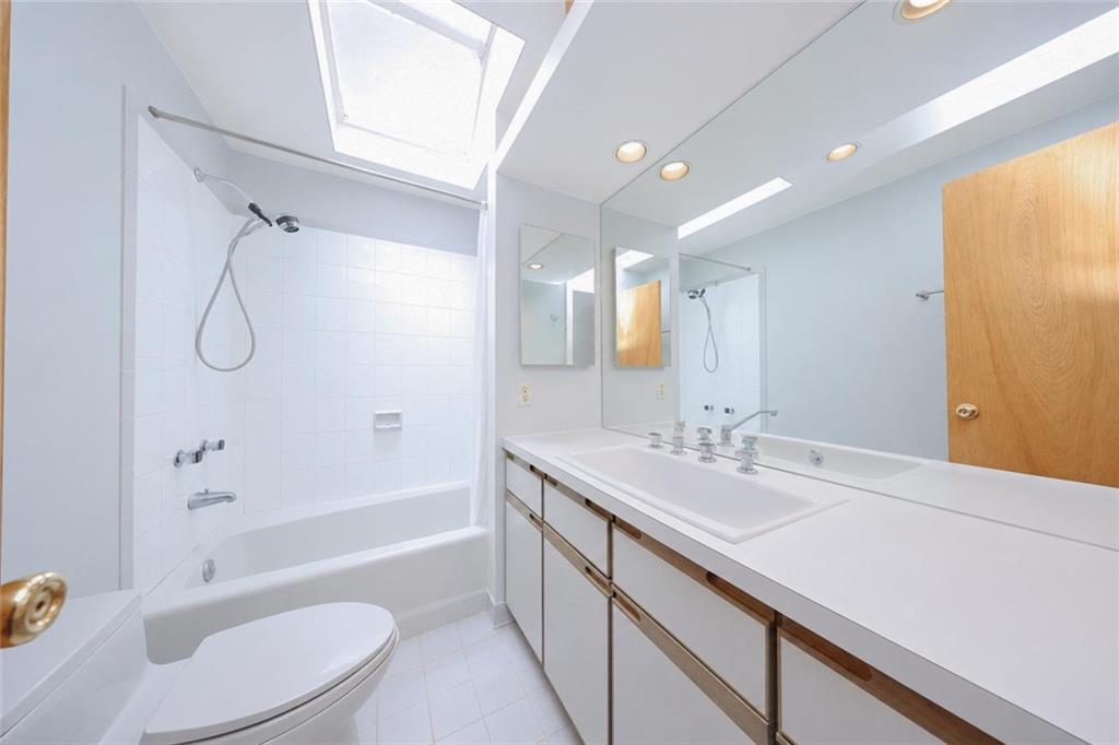95a 71st Street Property Photo 18