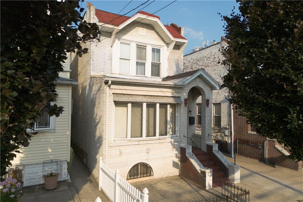 467 East 54th Street Property Photo 1