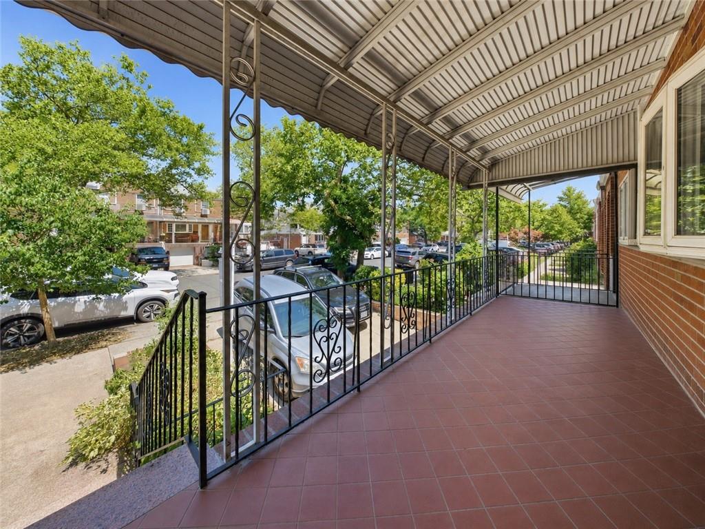 2739 East 63rd Street Property Photo 4