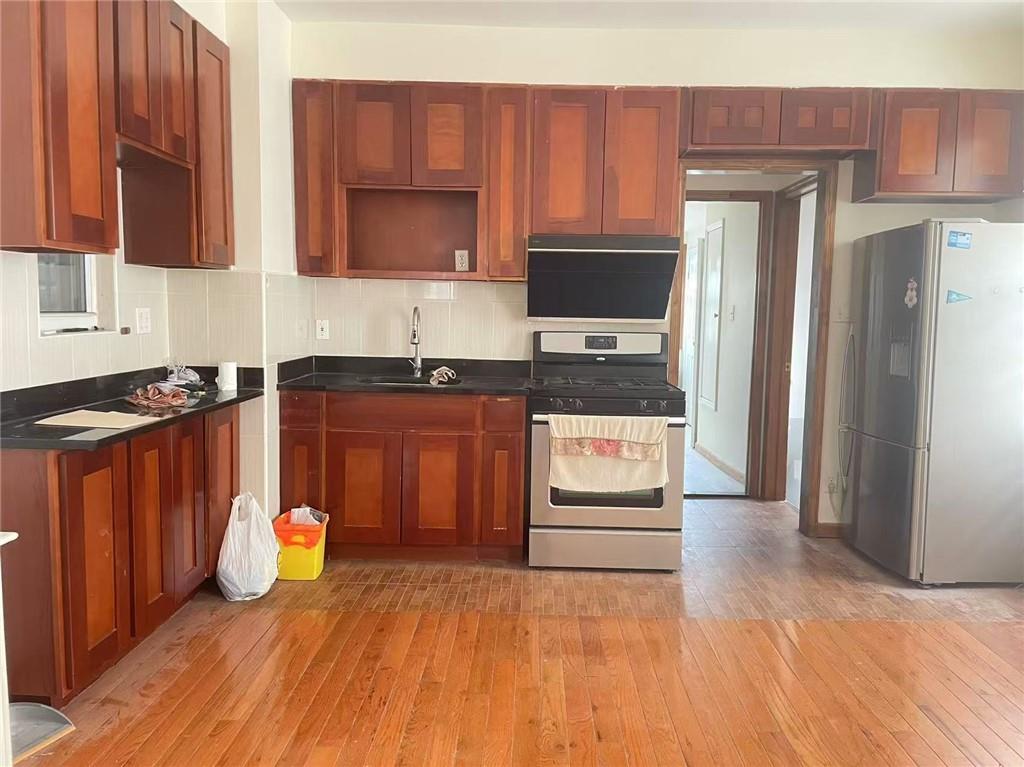 1392 West 7th Street Property Photo 2