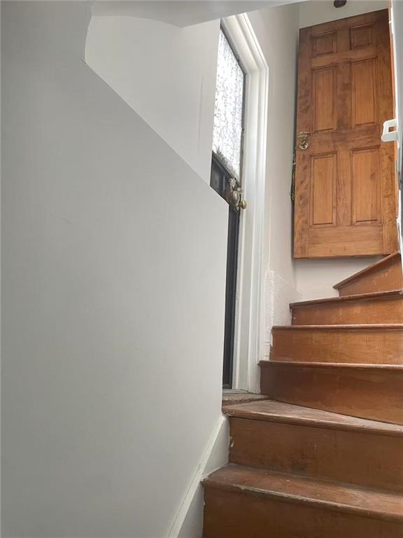 1392 West 7th Street Property Photo 8
