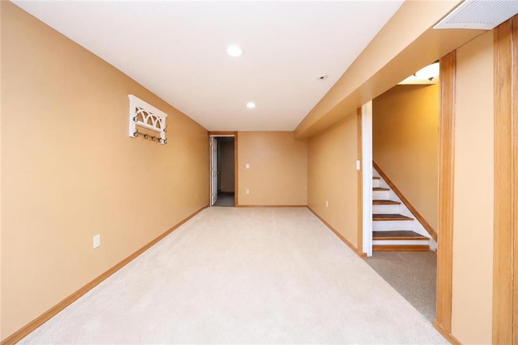 28 Long Pond Lane Property Photo 7