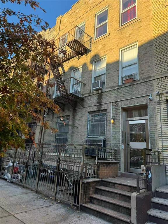 441 68th Street Property Photo 1