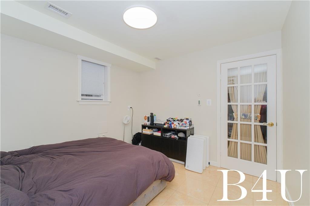 2544 East 64th Street Property Photo 15