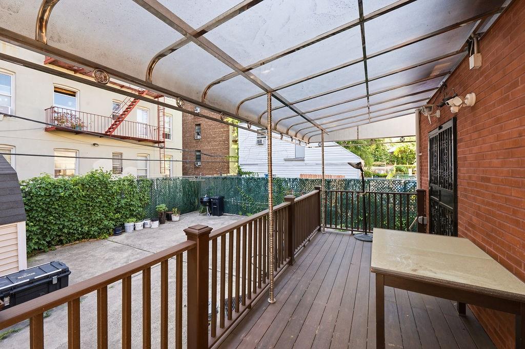 2398 East 21st Street Property Photo 5