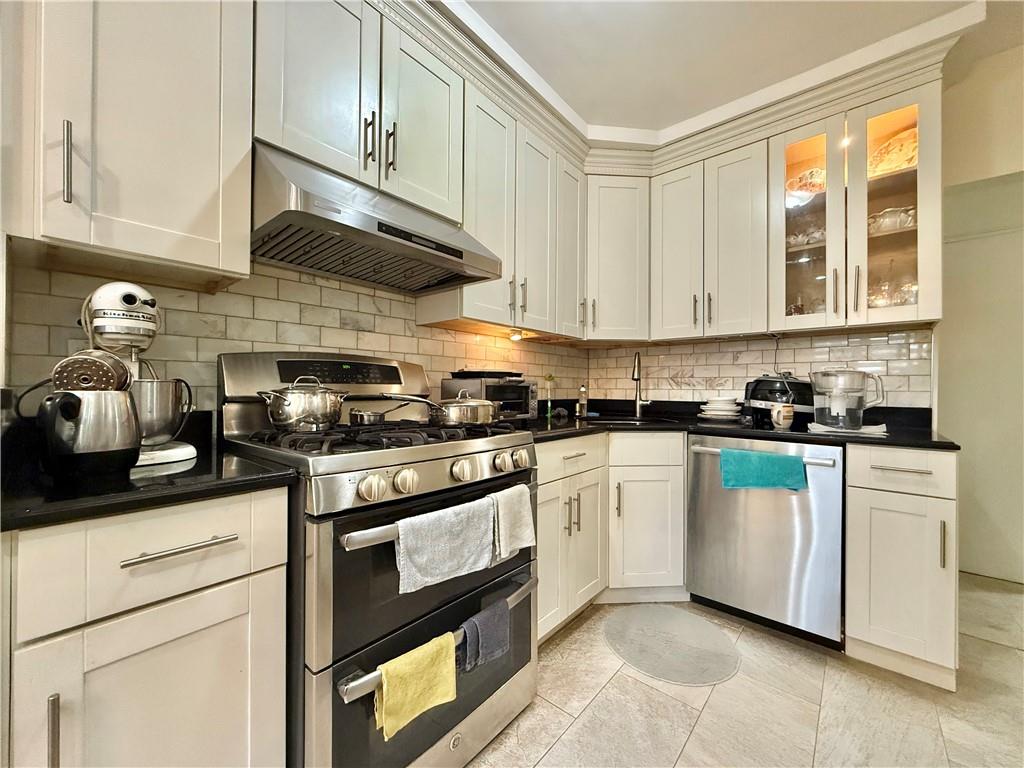 1132 76th Street Property Photo 2