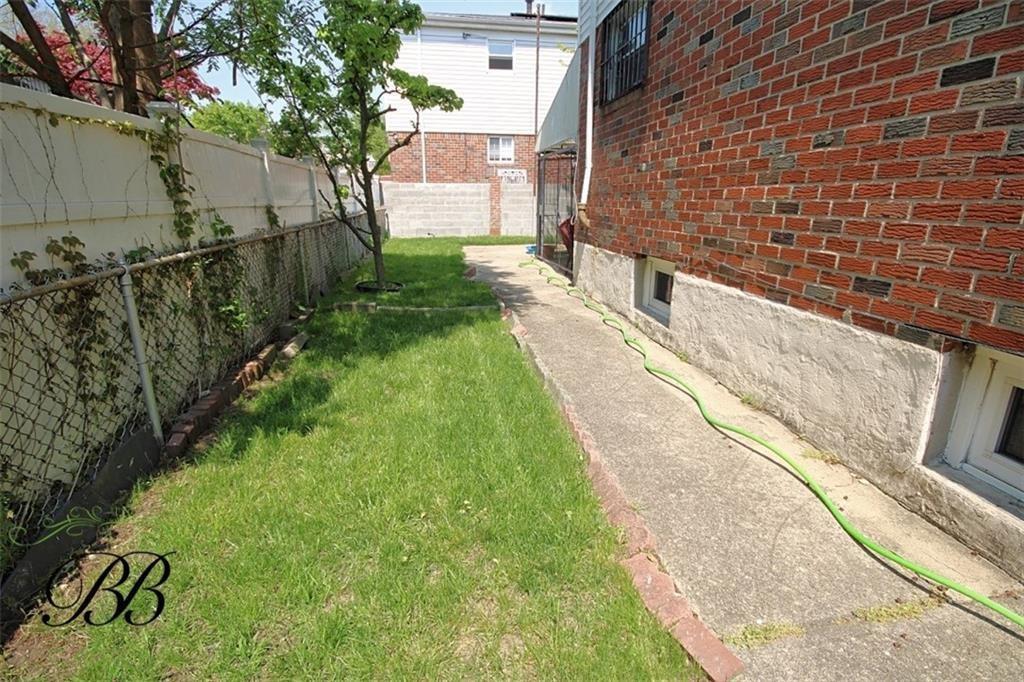 9419 Avenue J Property Photo 24