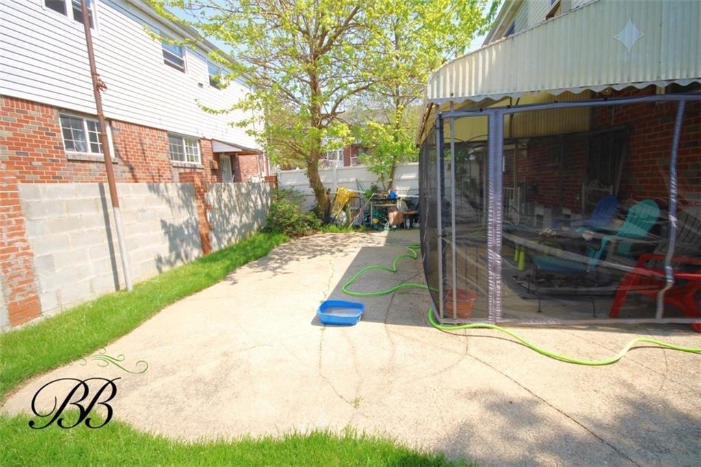 9419 Avenue J Property Photo 25