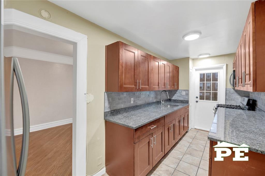 1392 Troy Avenue Property Photo 13