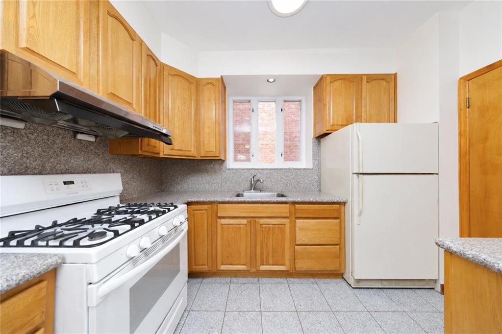 312 Avenue P Property Photo 11
