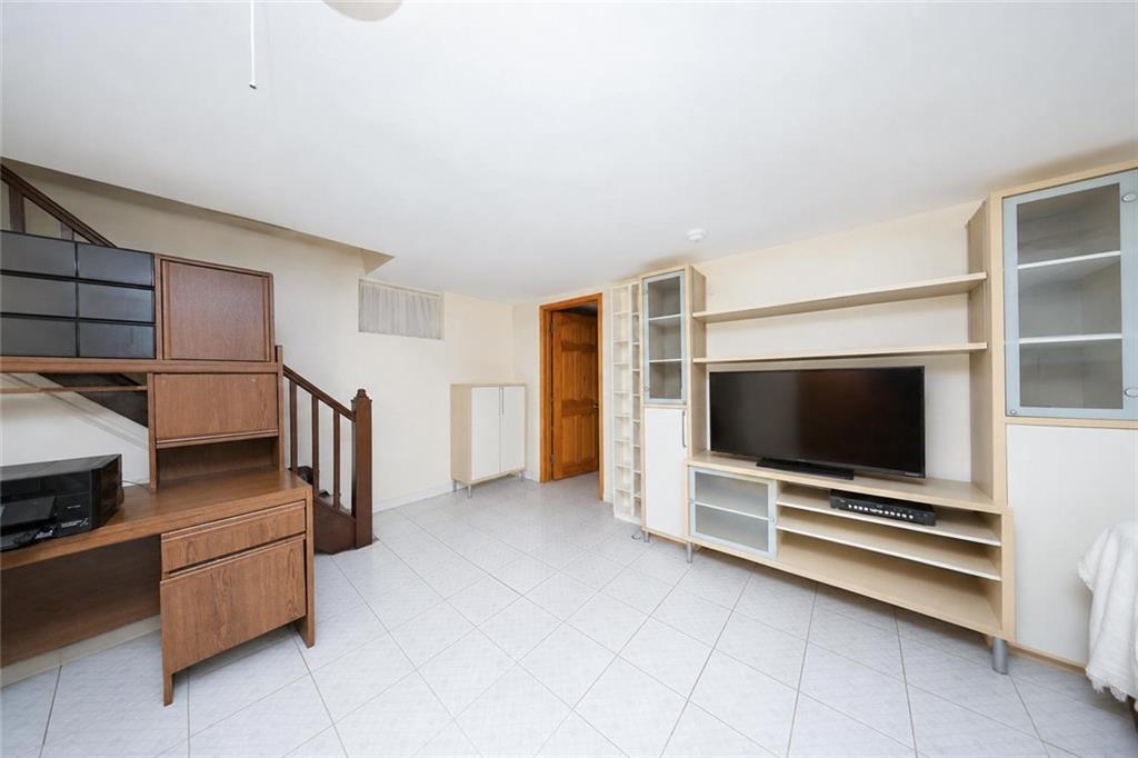 312 Avenue P Property Photo 23