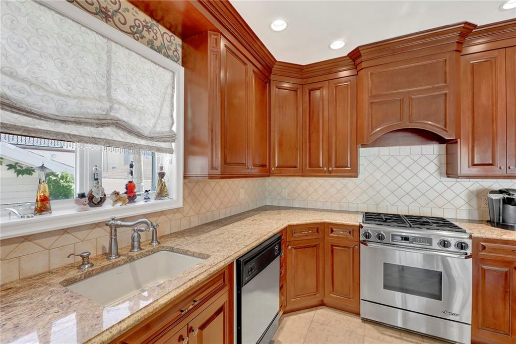 1881 West 7th Street Property Photo 13