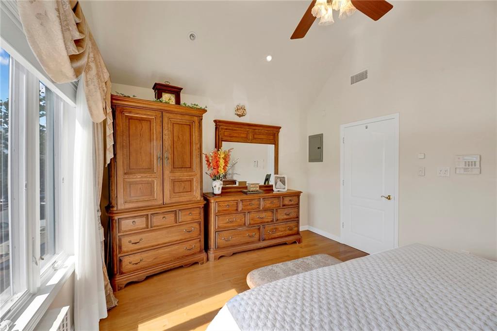 1881 West 7th Street Property Photo 18