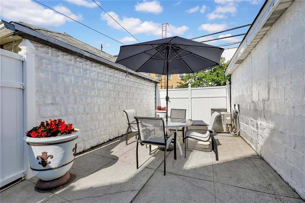 1881 West 7th Street Property Photo 27