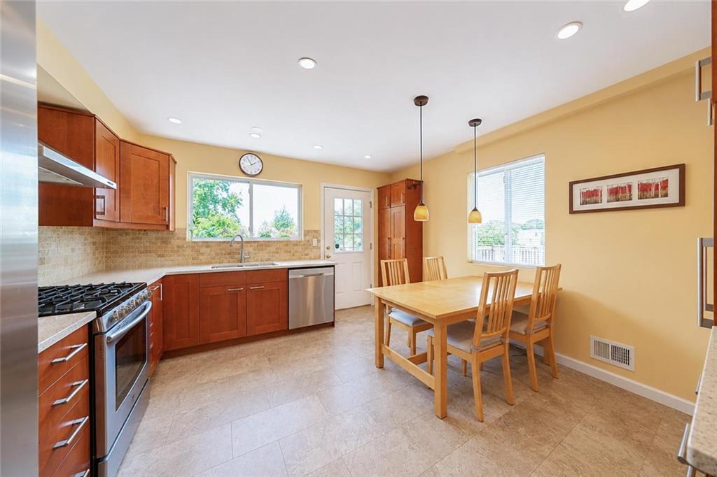 119 Seneca Street Property Photo 10