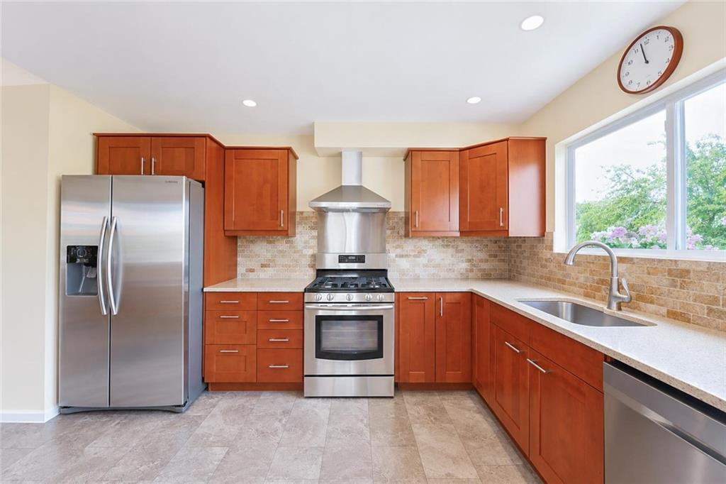 119 Seneca Street Property Photo 11