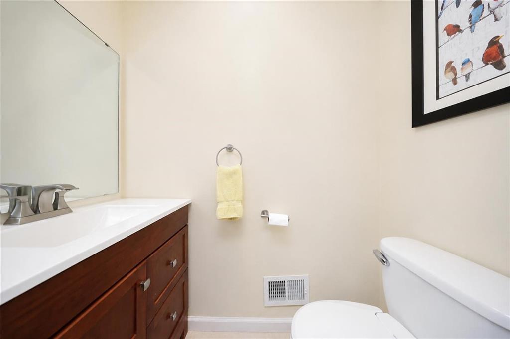 119 Seneca Street Property Photo 13