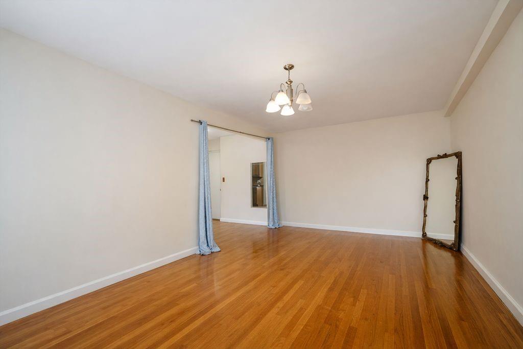 1237 Avenue Z 1w Property Photo 5