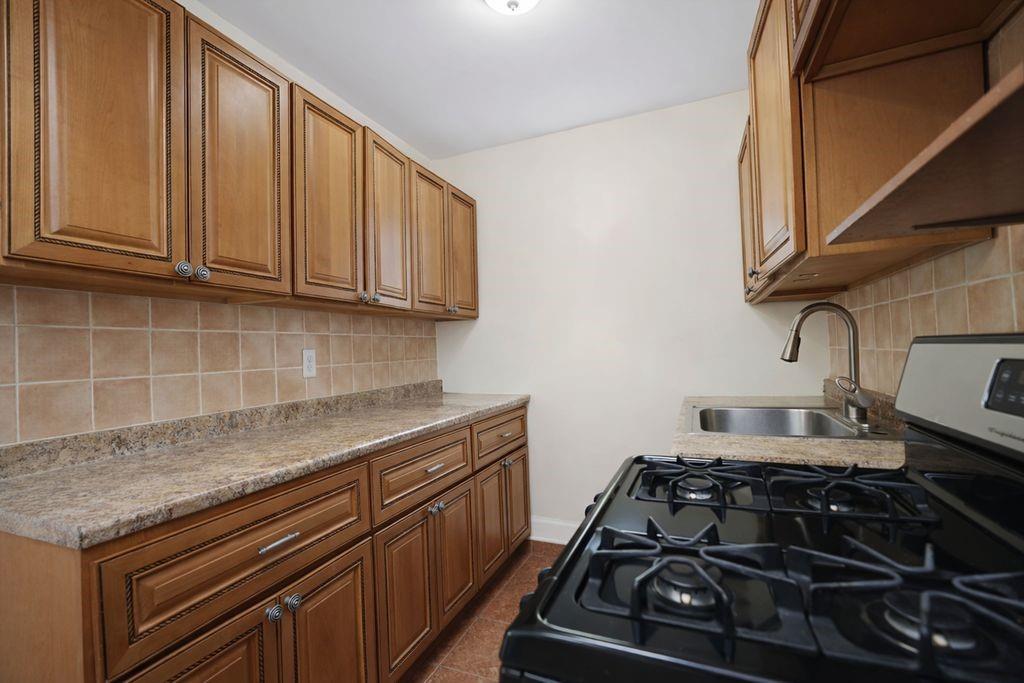 1237 Avenue Z 1w Property Photo 8