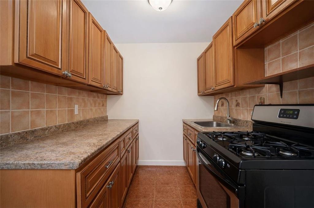 1237 Avenue Z 1w Property Photo 10