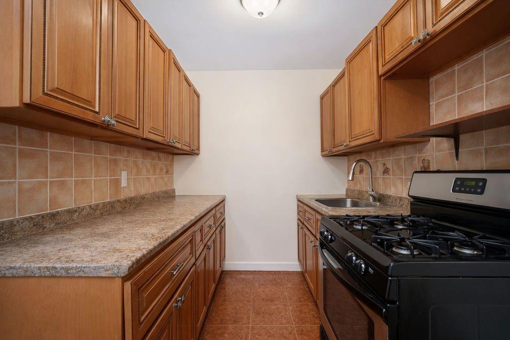 1237 Avenue Z 1w Property Photo 13