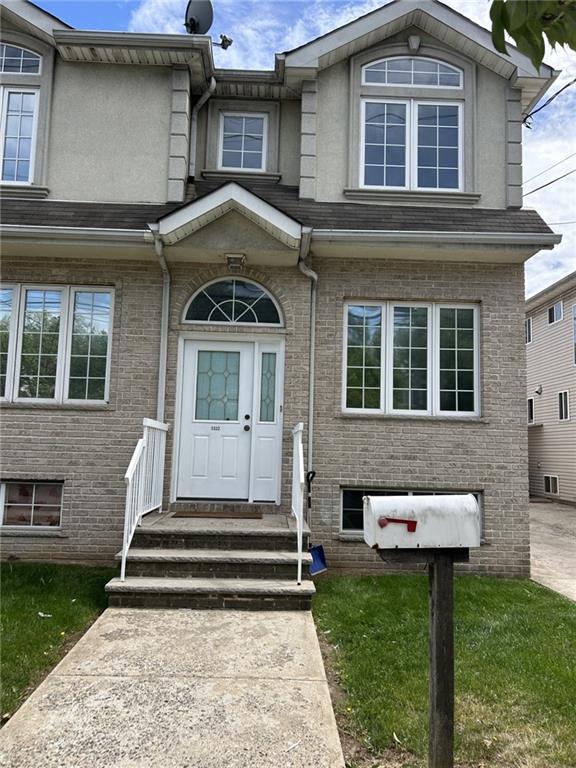 1322 Rockland Avenue Property Photo 1