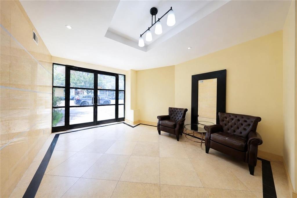 2113 Kings Highway 2 Property Photo 2