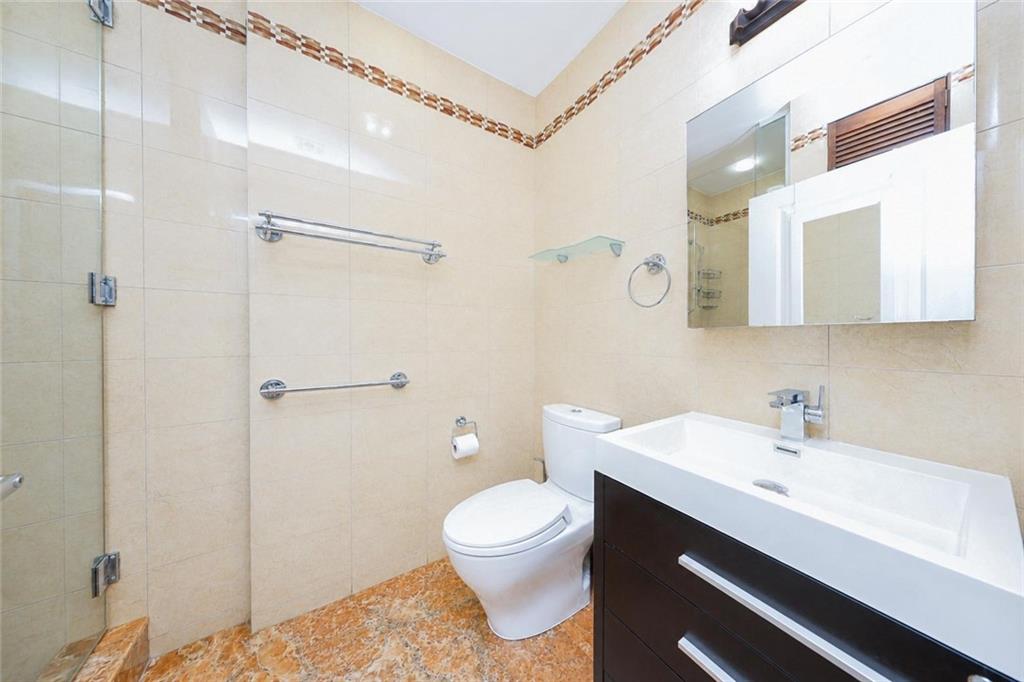2113 Kings Highway 2 Property Photo 9