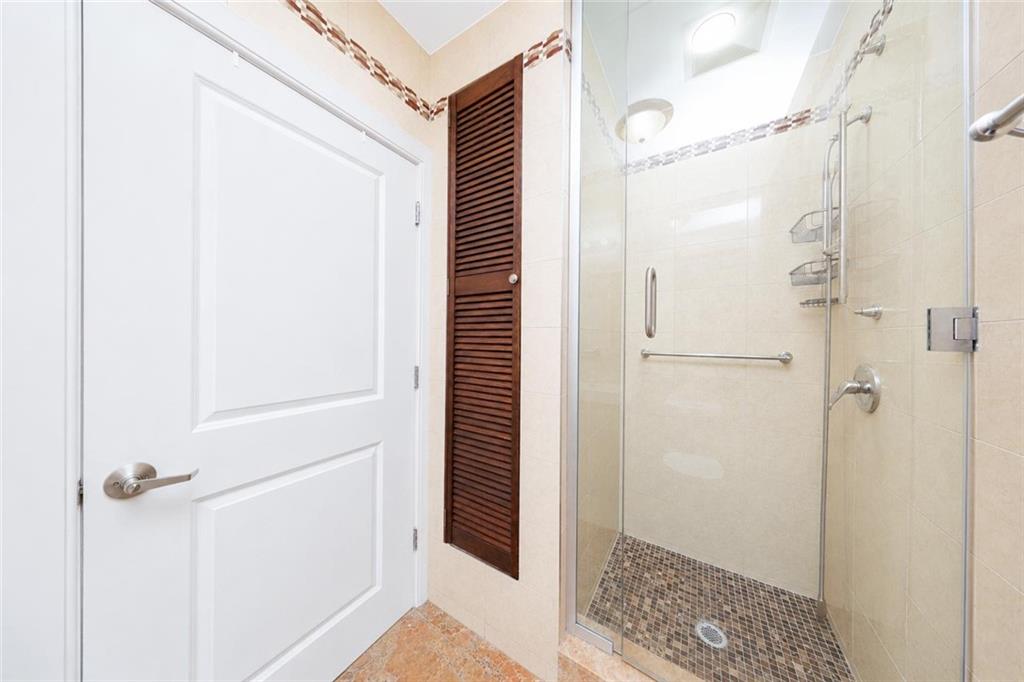 2113 Kings Highway 2 Property Photo 10