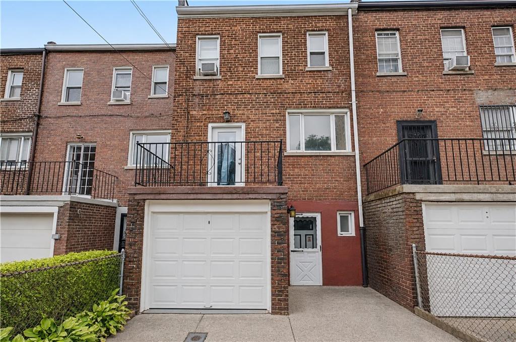 138 Van Cortlandt Park S Property Photo 5