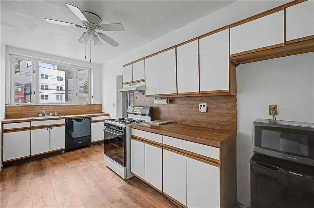 138 Van Cortlandt Park S Property Photo 18